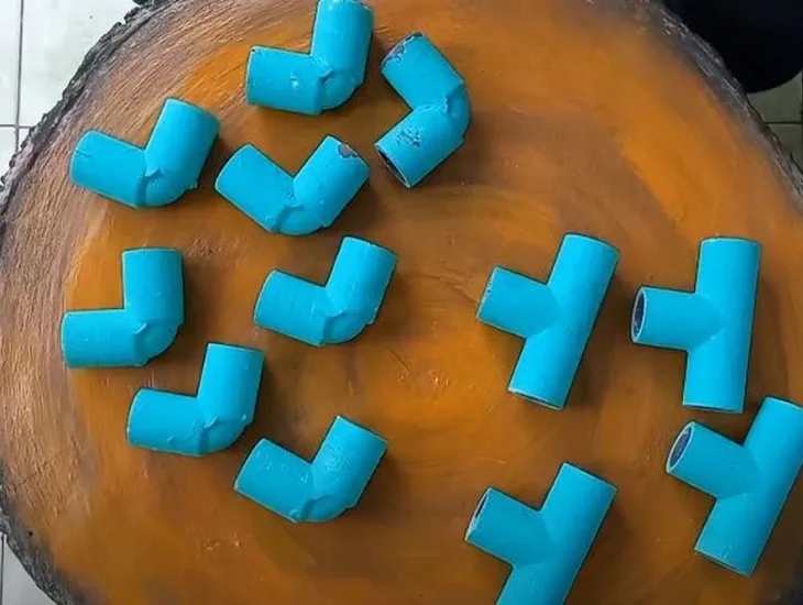 Cara membuat gantungan baju di kamar dengan pipa penyambung